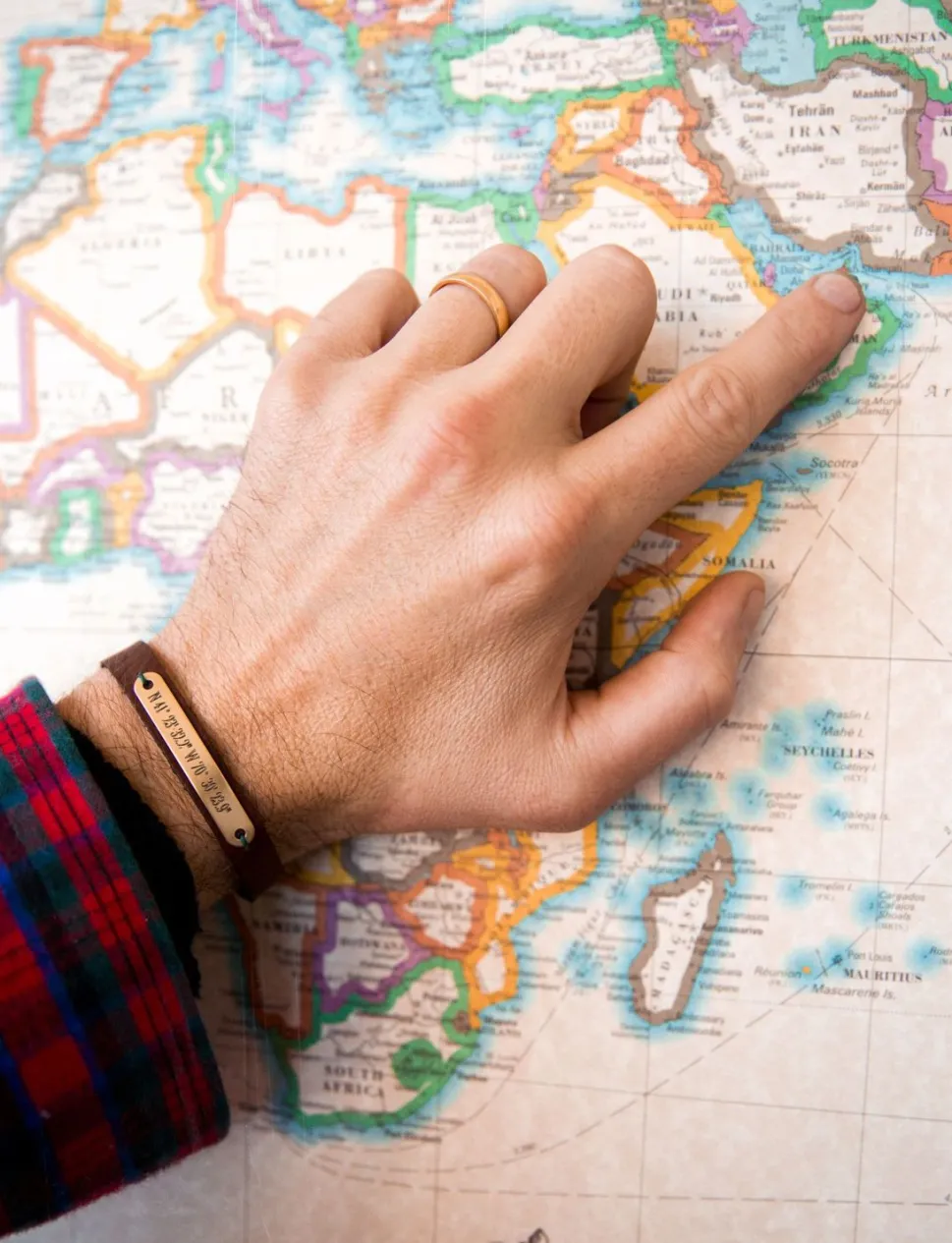 World Traveler'S Bracelet - Tan